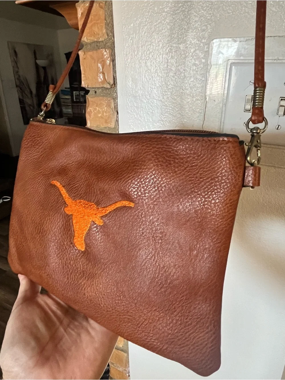 Texas Longhorns Brown Leather Crossbody Bag with Orange Longhorn Accent H60